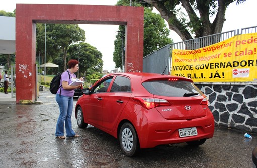 Comunidade acadêmica discute orçamento