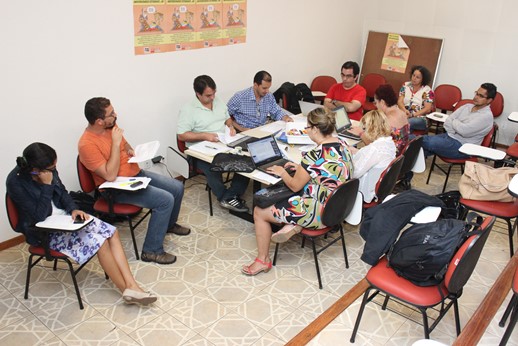 Fórum das ADs indica greve de advertência para ser discutida nas assembleias gerais das Ueba