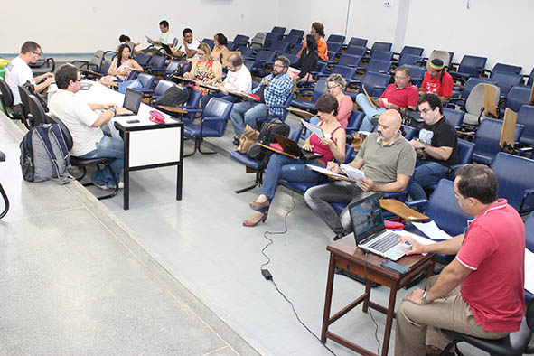 Fórum das ADs discute orçamento, insalubridade e centralidade da luta para 2016